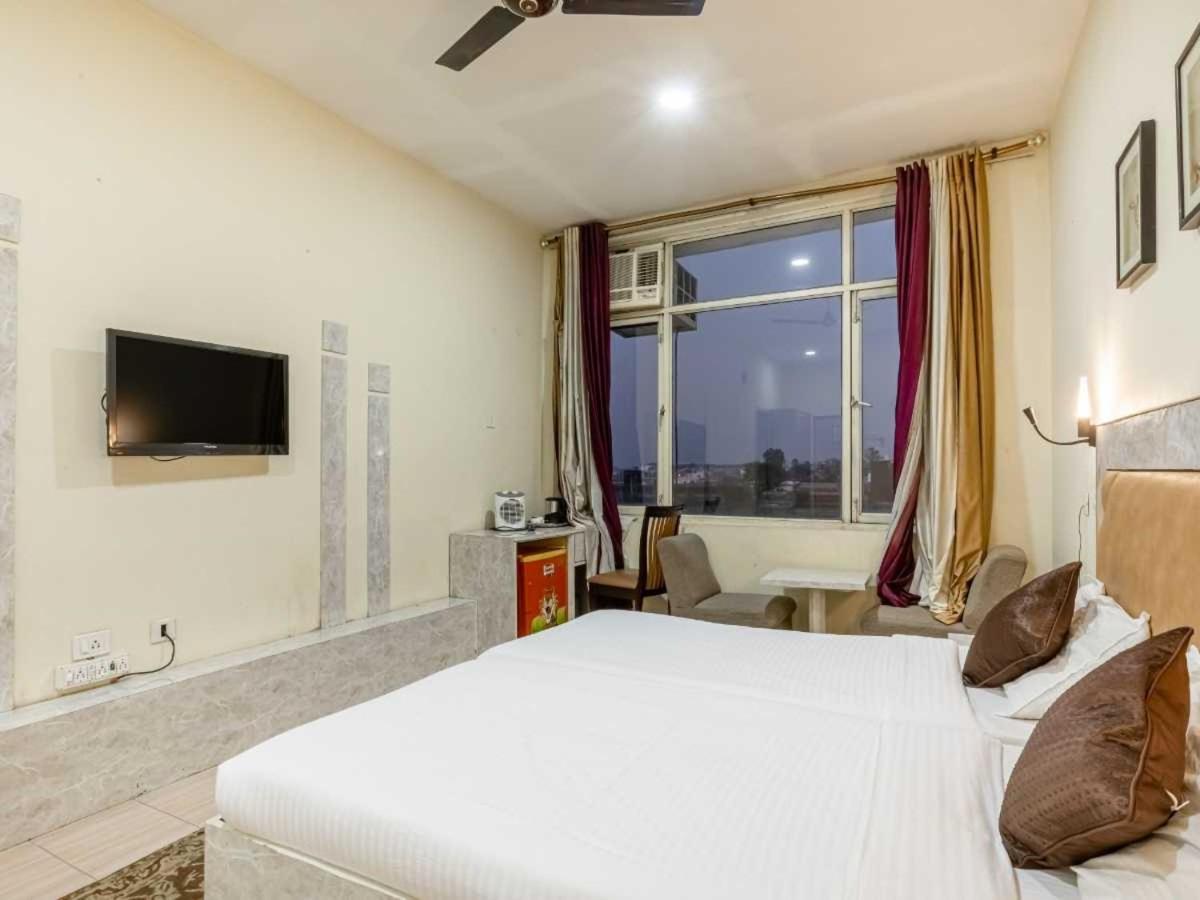 Hotel Mukund Madhav Royals Lucknow Extérieur photo